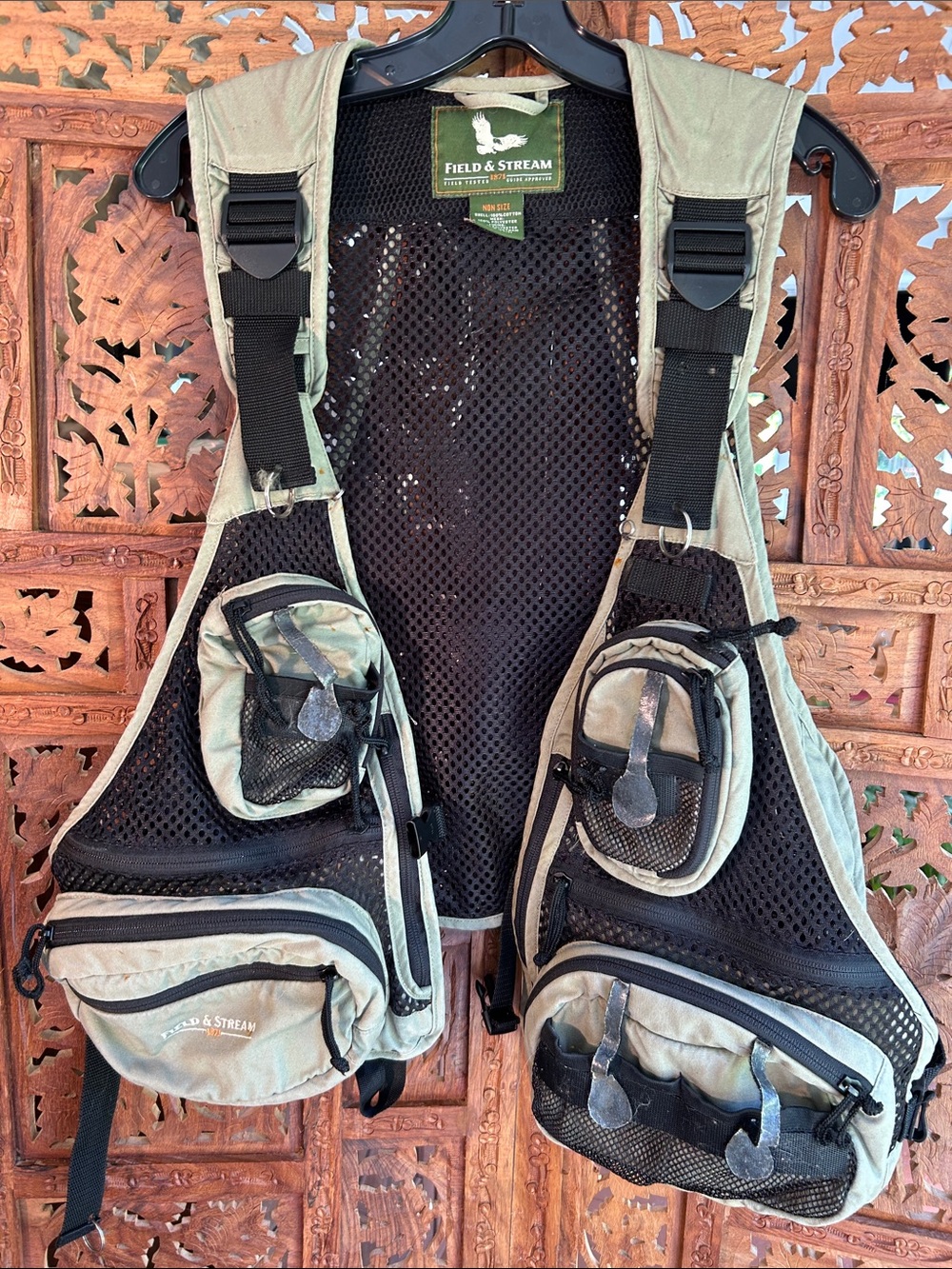 Field & Stream Olive and Black Mesh Fishing Vest with Multiple Pockets